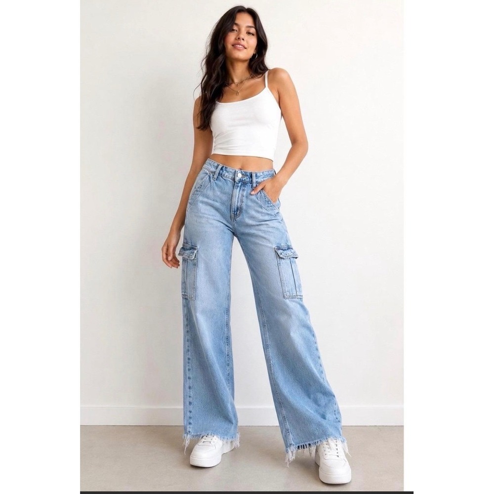 Aeropostale Womens High Rise Wide Leg Cargo Jeans Light Wash Blue Size 8